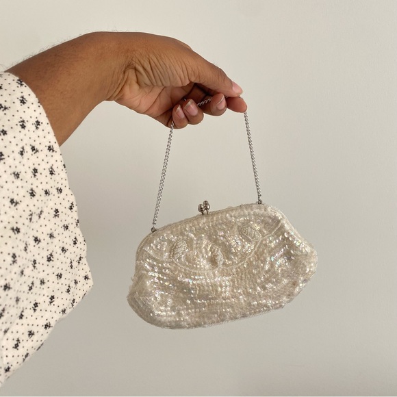 Vintage Handbags - VINTAGE - sequin and beaded clutch - ivory color